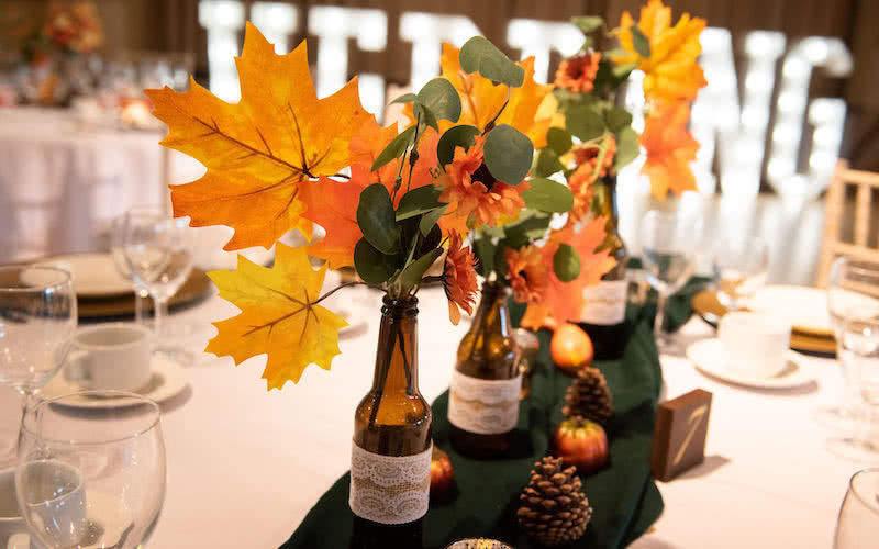 Creating an Autumnal Look- autumn themed wedding