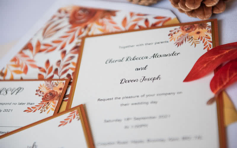 Themed Invitations for Weddings in Autumn